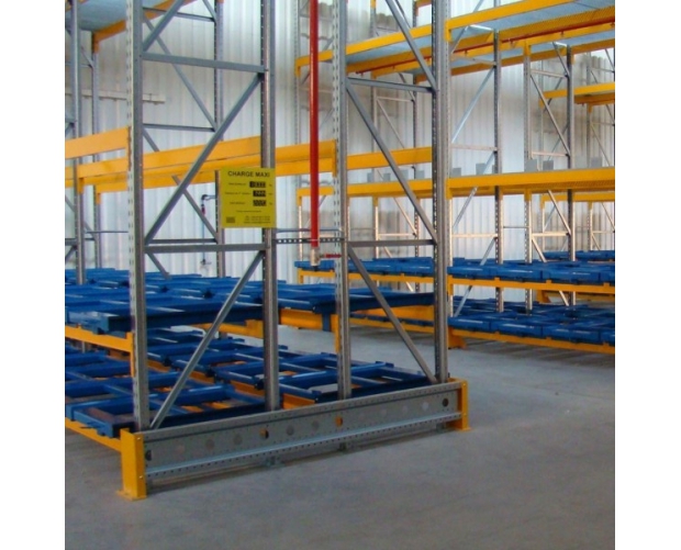 Telescopic trolley for pallets 