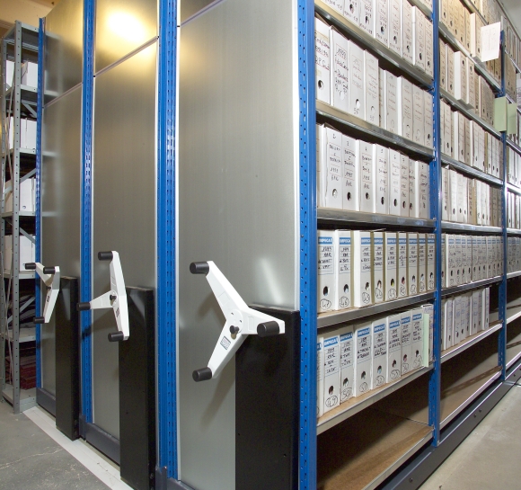 Storage of archive boxes on sheet metal Prospace+